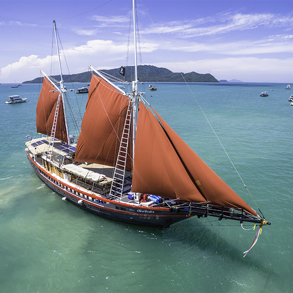 Phinisi Liveaboard Thailand